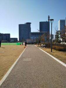 さいたま新都心公園と周辺情報 幼児 小学生におすすめの複合遊具や広場