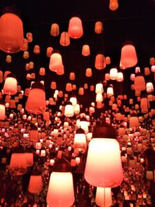 チームラボランプの森1