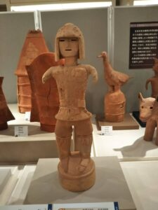 さきたま史跡の博物館はにわ1