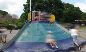 道満グリーンパーク複合遊具1