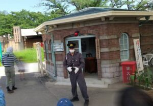 西武園商店街交番1