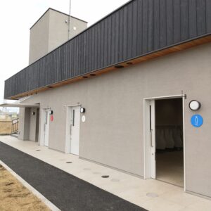 春日部夢の森公園管理棟横トイレ外観