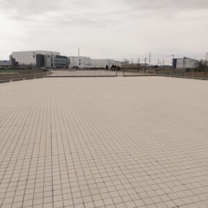 春日部夢の森公園管理棟屋上デッキ2