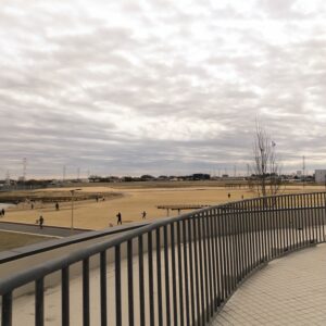 春日部夢の森公園管理棟屋上デッキ1