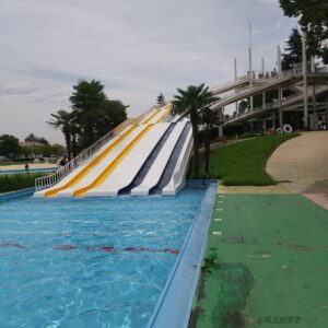 しらこばと水上公園スライダープールすいている時間